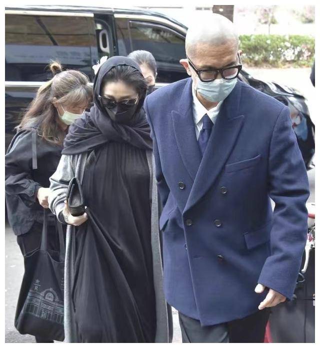 张兰直播模仿大s葬礼穿搭引争议,大v愤怒发声,大s工作室转赞_汪小菲