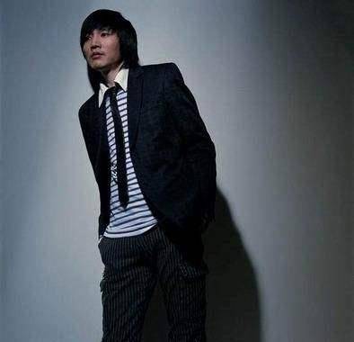 原创离开前张亚东对妻子说日子好了接你们母子来转眼却娶了别人