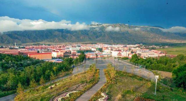 这座"不需要"空调的城市,冬暖夏凉风景优美,却因偏僻鲜少人知_温泉县