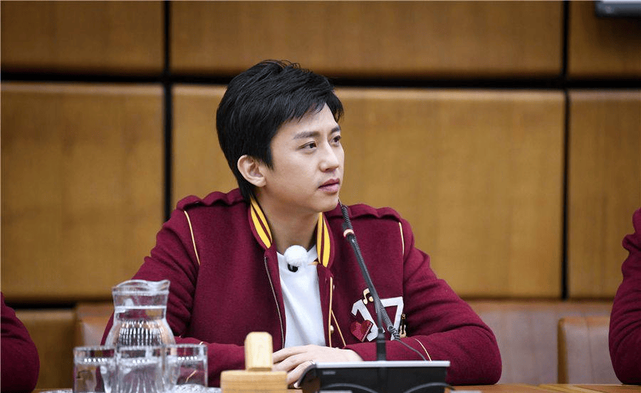 从综艺大咖到无名小辈,离开跑男4年后,邓超的生活过得如何?