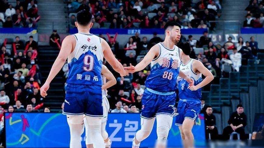 山东队和新疆队的碰撞,让人感叹篮球的魅力无穷.