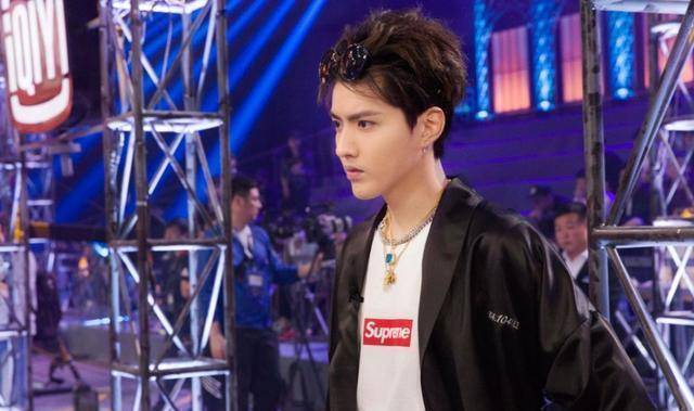 原创张艺兴参加新综艺大方谈论女朋友标准结局转的有点快