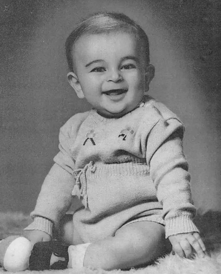 祖父比查拉的漂泊生涯和经商基因似乎完美地遗传给了戈恩.