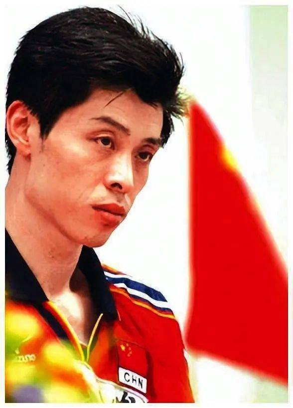 张翔:被誉为"亚洲飞人",含着泪退役在刘超英的帮助下,汪嘉伟的投资