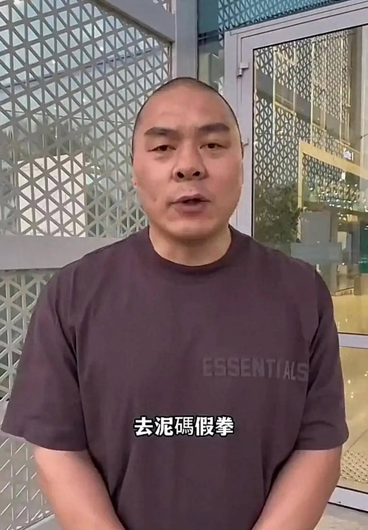 我只想说,磊哥!好好打拳少上网打拳你在行,互喷你就是幼儿园水平