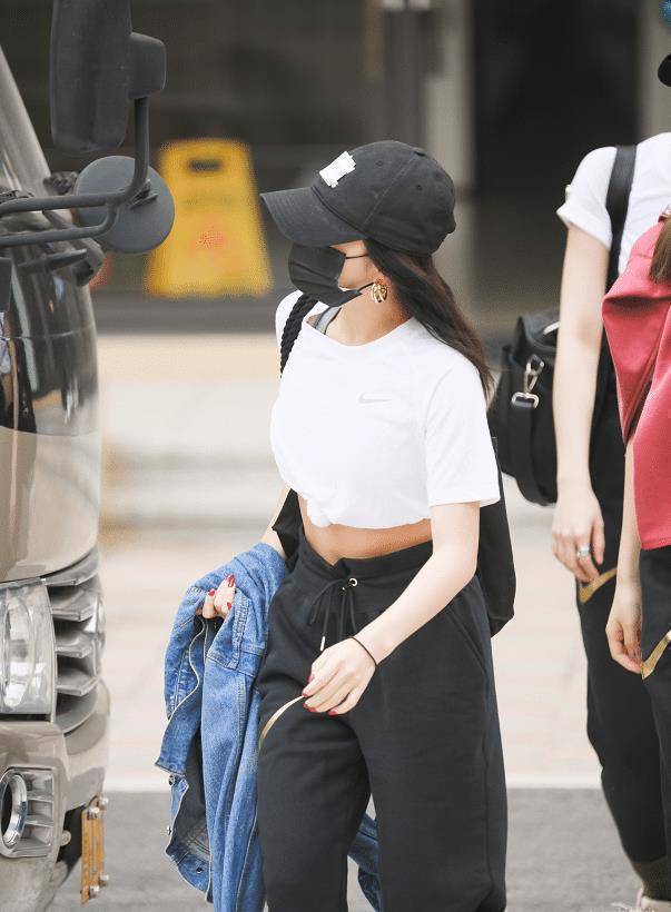 青你2安崎身高没被上帝没吻过却懂得穿短装比p图还显高