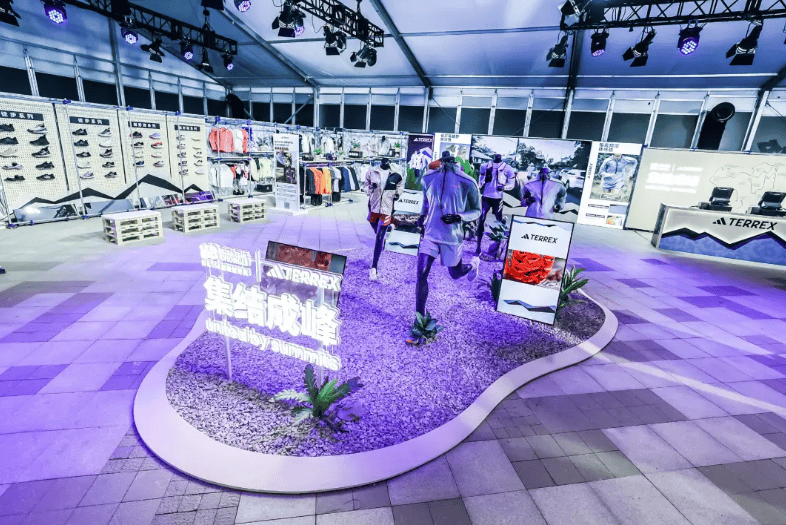 阿迪达斯官方表示,公司总部赋予中国本土管理团队更多的自主权,中国