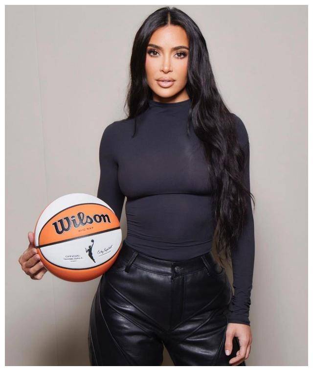 好莱坞明星奢靡乘飞机引发严重污染霉霉成污染第一