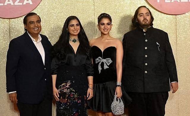 曾减肥200多斤又反弹,未婚妻小鸟依人真漂亮_南特_安巴尼_妮塔