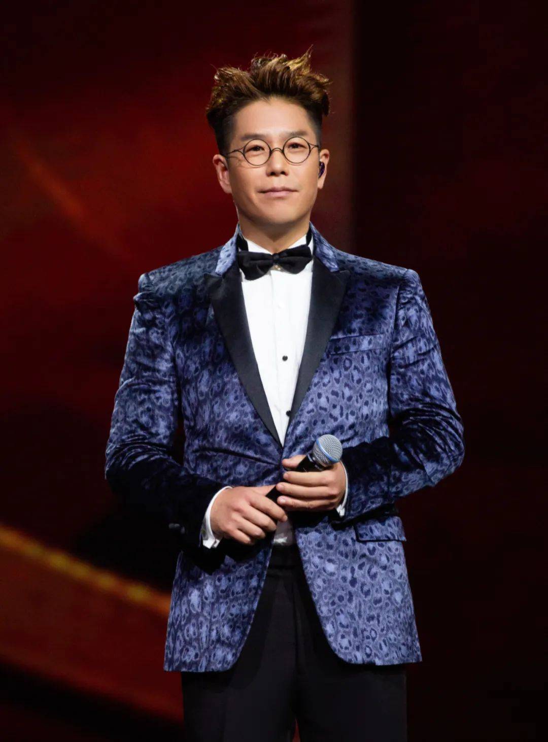 林晓峰闯荡娱乐圈30年,迎来人生首支主打歌!