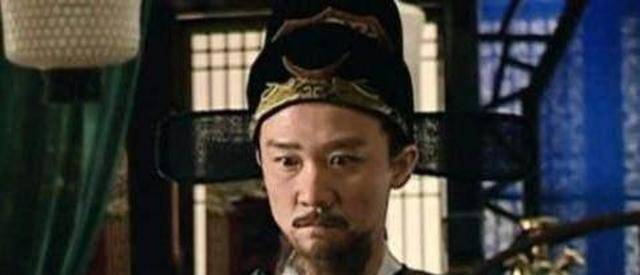 比如徐介和张居正高巩合力除掉严嵩,后来张居正又搬掉了高巩……当然