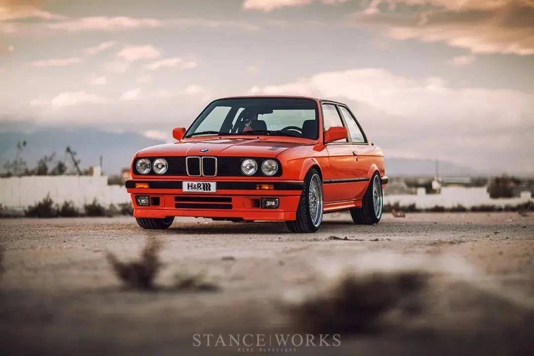 岁月带不走经典,饱经风霜的宝马e30经修复后风采依旧_搜狐汽车_搜狐网