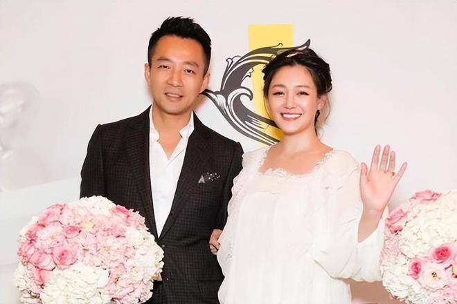 原创汪小菲曝大s离婚前买千万礼物寄韩国暗指大s具俊晔早就有勾连