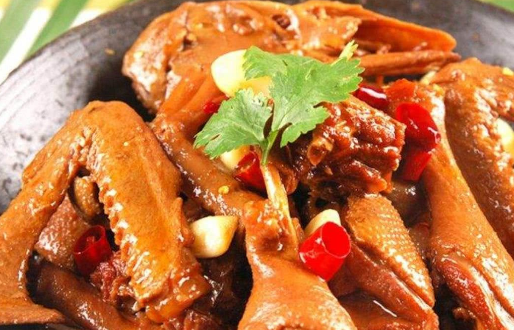 掌握好细节步骤,保证你做出来的啤酒鸭不腥还美味,非常下饭_进行_鸭子