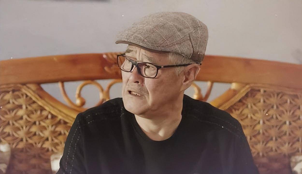 原创赵本山出席首届澳门国际喜剧节全场明星起立迎接看呆国外友人