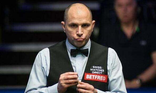 中国名将连胜四局大逆转世界冠军墨菲黑球绝杀斯诺克世锦赛四强产生