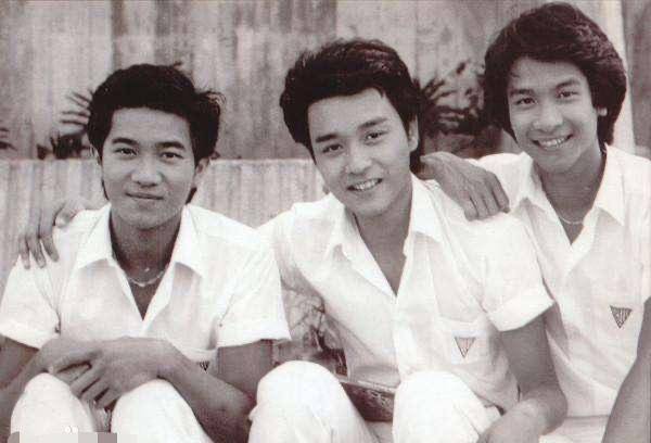 80年代谭咏麟和张国荣的声势越来越浩大,这让期盼万人之上的陈百强