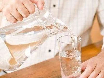 原创喝水减肥真不是笑话这些时间点喝好了水想不瘦都难