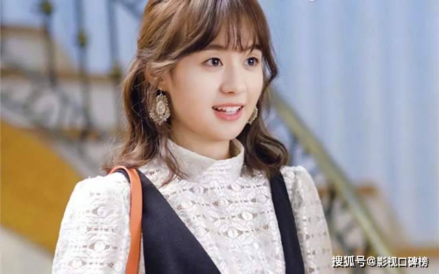 高海宁主要在港剧方面发展,她来内娱主演的电视剧《三十而已》给观众