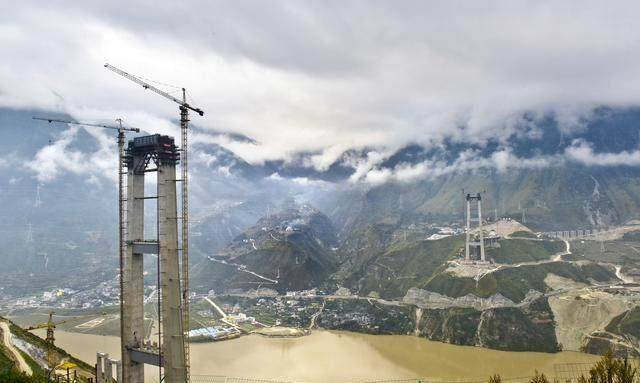 雅康高速公路是国家高速公路网雅安至新疆叶城联络线(g4218)中的一段