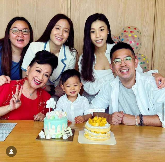 73岁薛家燕自曝仍在姐弟恋称已绝经不会再结婚生子男友小17岁