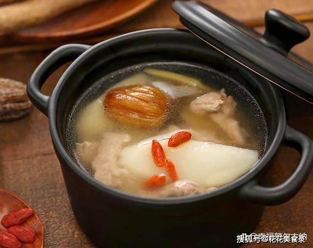 建议女人多喝这6款补气血养生汤,补气养血,面色更红润_女性_当归_枸杞