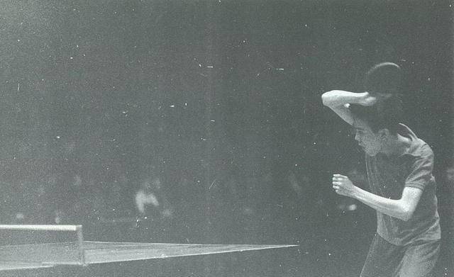 原创身患肺结核21岁夺得中国第一个世界冠军的容国团31岁自杀了