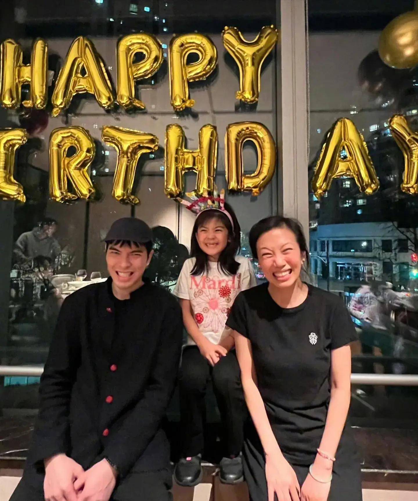 贾静雯为女儿庆生萧敬腾夫妇惊喜现身林有慧婚后被宠成少女