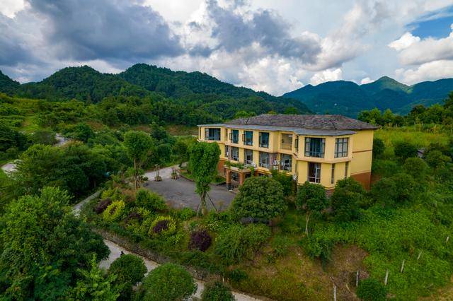 道真云栖湖避暑房全域森林康养旅游赏大磏奇山异石品仡佬民俗文化