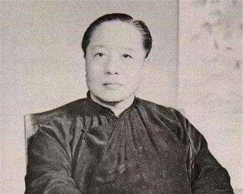 所以他算是载滢这一脉的长子,从小也是颇受宠爱,身份尊贵.