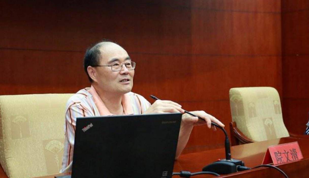 2005年湖北出土一男七女合葬墓开墓门前出现一片白雾吓坏专家