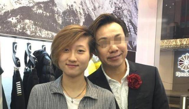 原创小龙女吴卓林近照剃板寸头很有个性像极了年轻时的成龙