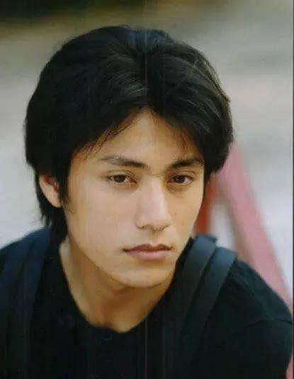 原创童年窘迫父爱缺失被排挤被孤立成名之前的陈坤有多惨