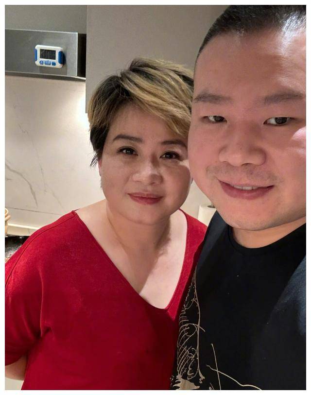 孟鹤堂老婆图片