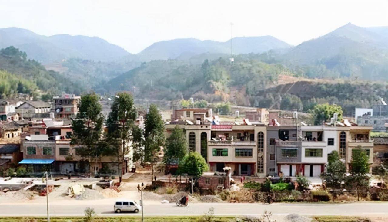 原创贵州女子5岁被拐福建当童养媳41年后寻到亲人时在家门口哭倒