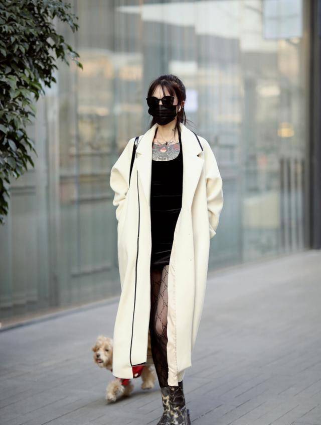 原创原创裙子皮靴开春这样穿吸睛又撩人关键是很显高显瘦