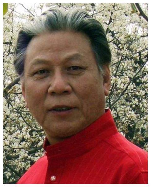 刘少奇特型演员郭法曾偶遇刘平平,请她抽烟,刘接过:我听我爸的_何玲