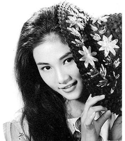 原创当年的郑佩佩有多美飒爽英姿不输林青霞一生未演过花木兰成遗憾