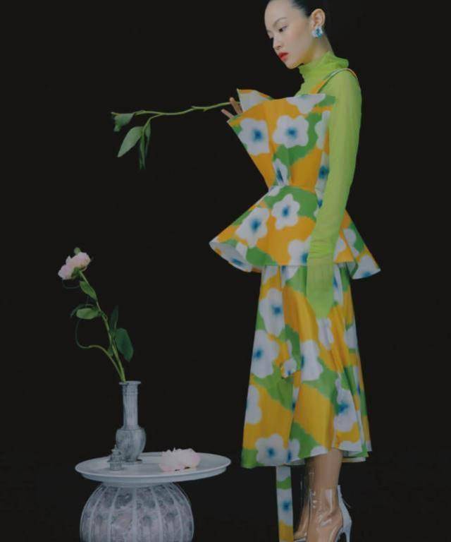 原创原创年糕妹妹李夏怡不再低调强配色穿搭太吸睛藏不住的美貌