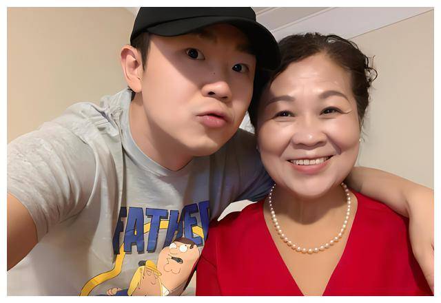 赵本山点名收徒大鹏自信不足坦言成功靠幸运