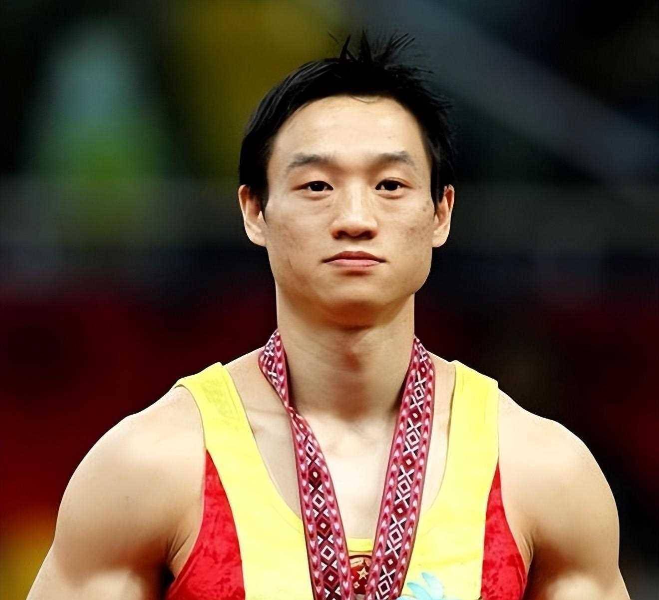 原创体操全能王杨威现状08奥运辉煌如今依赖呼吸机生活