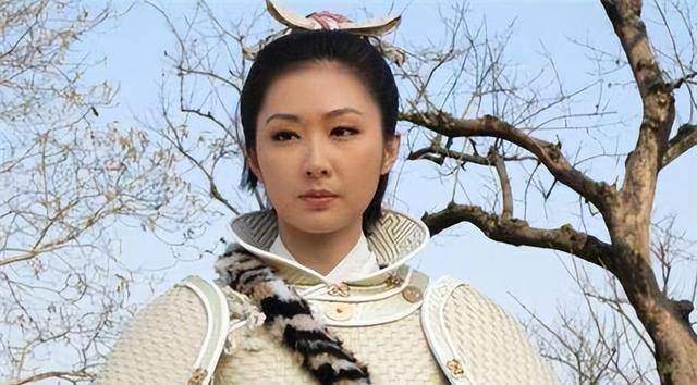 程咬金更是厉害,手中的三板斧打赢了无数人,却不料在新月娥这里吃了亏