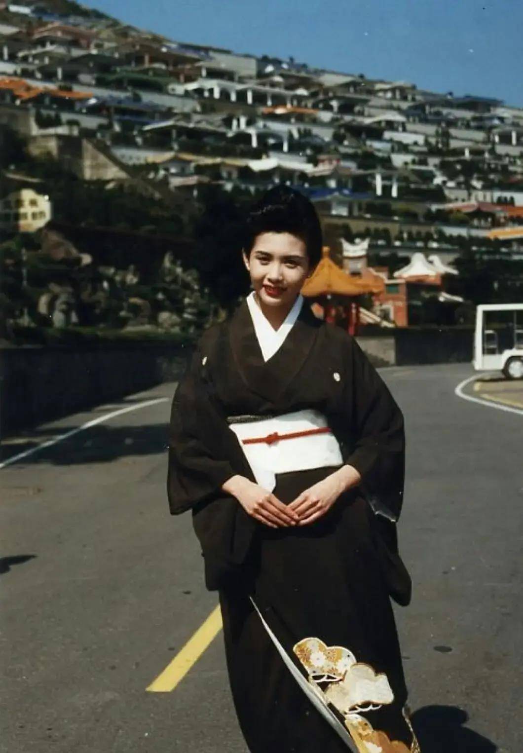 演反派爆红过的女演员,江玉燕杨雪巅峰期退圈,雪姨王琳风韵犹存_大岛