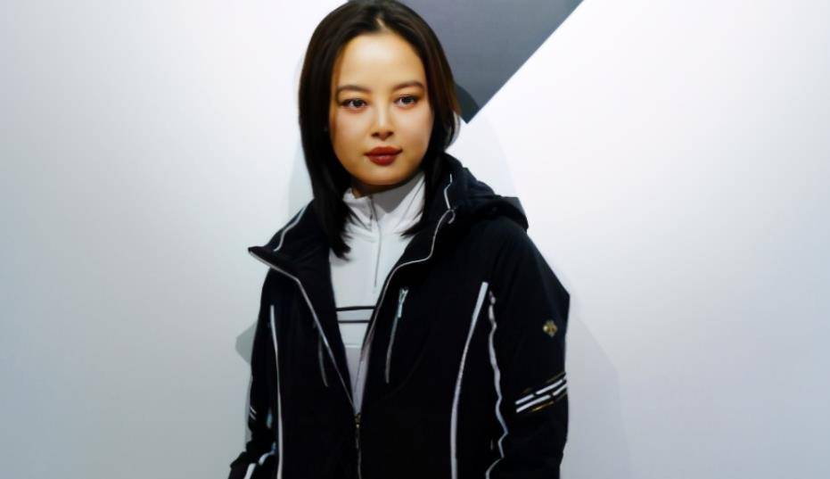 原创辛芷蕾被爆发福后现身机场自己摘下口罩让拍摄网友不愧是你