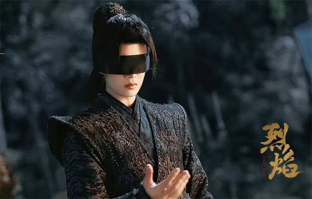 其中星星有泪可以说是一个英姿飒爽的女子,而且还是一个神射手,无论