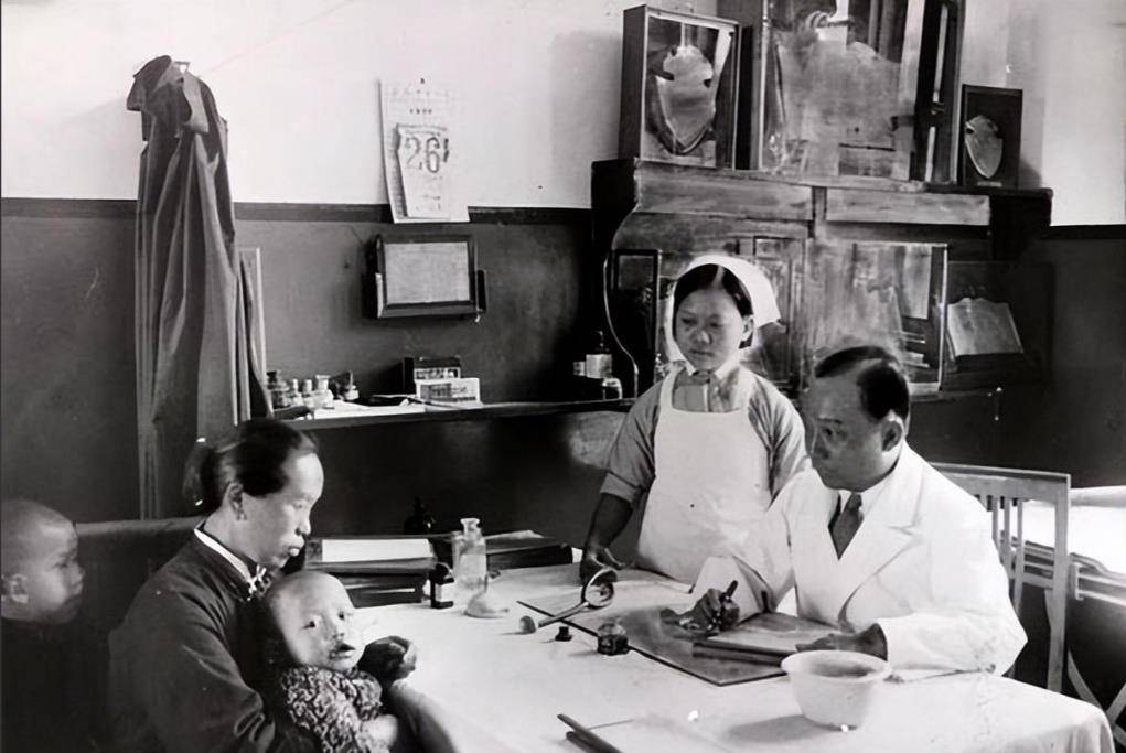 山东医生坚持免费给人看病女儿看报纸后才知父亲的身份不简单