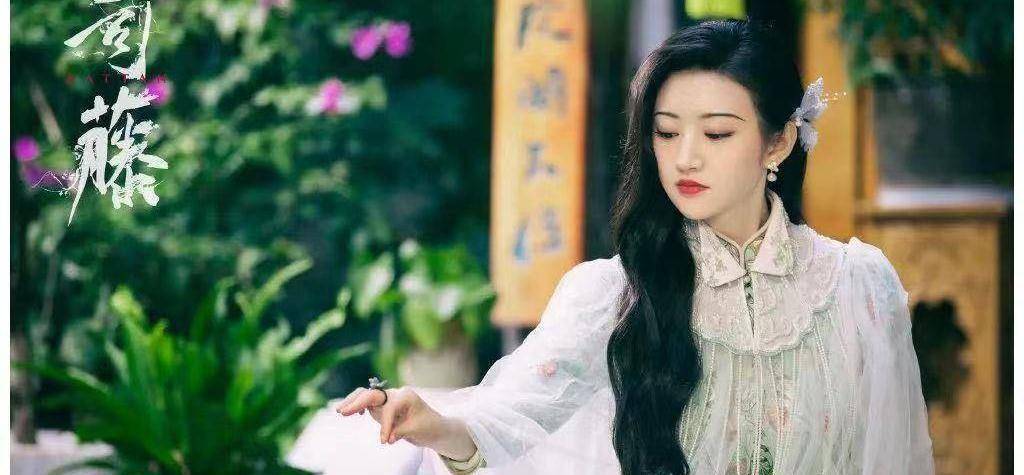 受诅咒"的人间富贵花景甜:出道即巅峰,15年都捧不红_张继科_剧中_男友