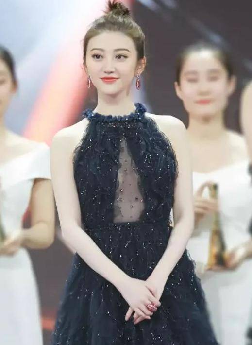 有种绝世宠儿叫景甜黑色礼服开胃装女神味真是太浓了