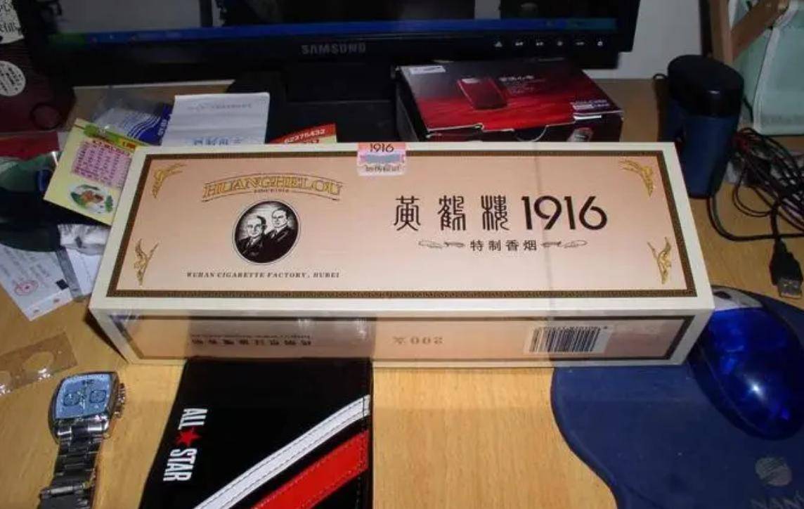 湖北男子为复婚想讨好前岳父不想花钱就拉车门盗窃再送礼