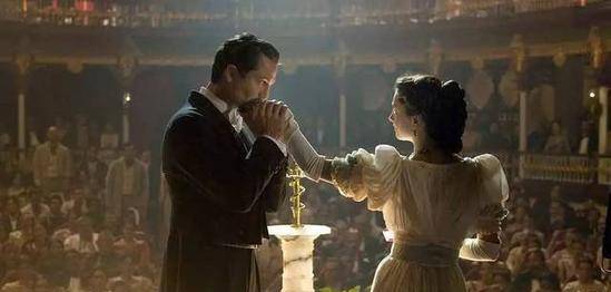 一切因乌尔比诺·胡维纳尔医生的出现,被再一次的改变.